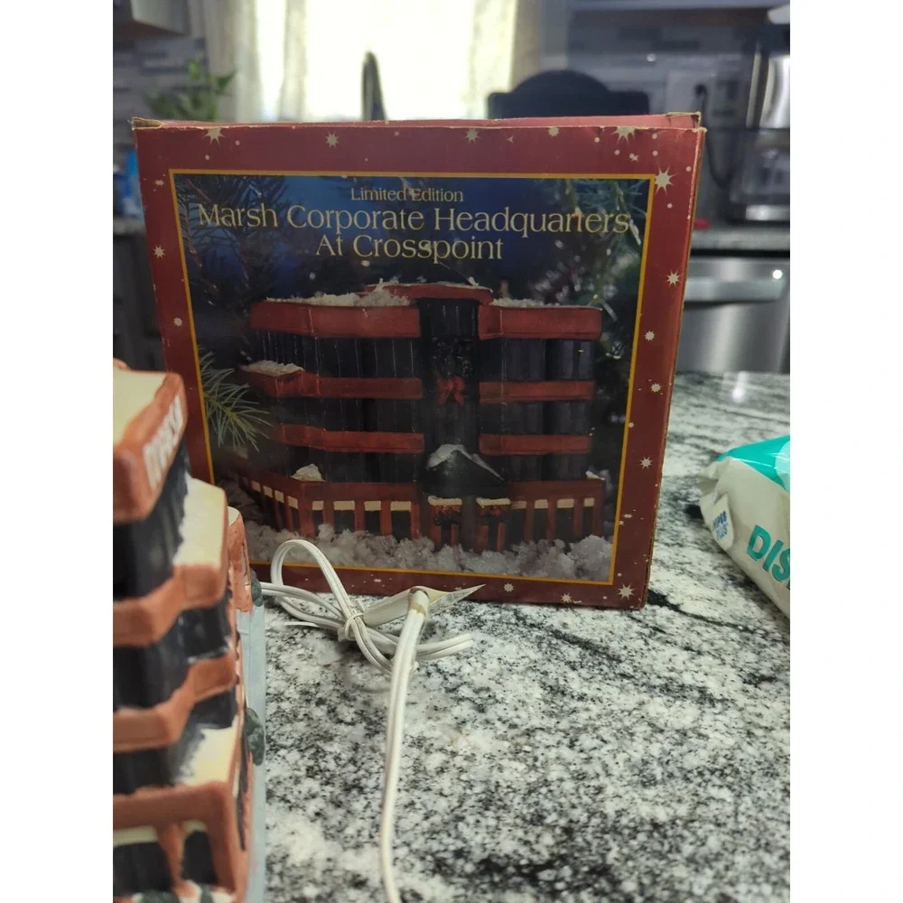 Christmas Village - Marsh Corporate Headquarters At Crosspoint - Vintage - Light